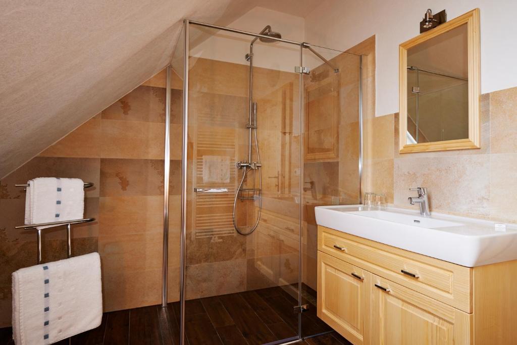 Fruehstueckspension Kleinschuster Burgau Room photo
