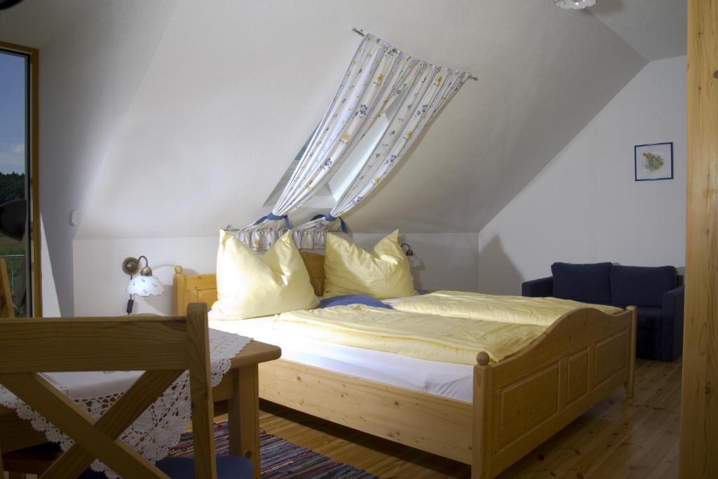 Fruehstueckspension Kleinschuster Burgau Room photo